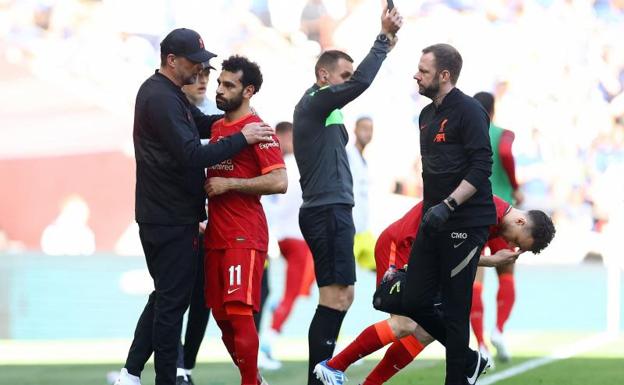 Salah, lesionado en la final de la FA Cup, hace saltar las alarmas