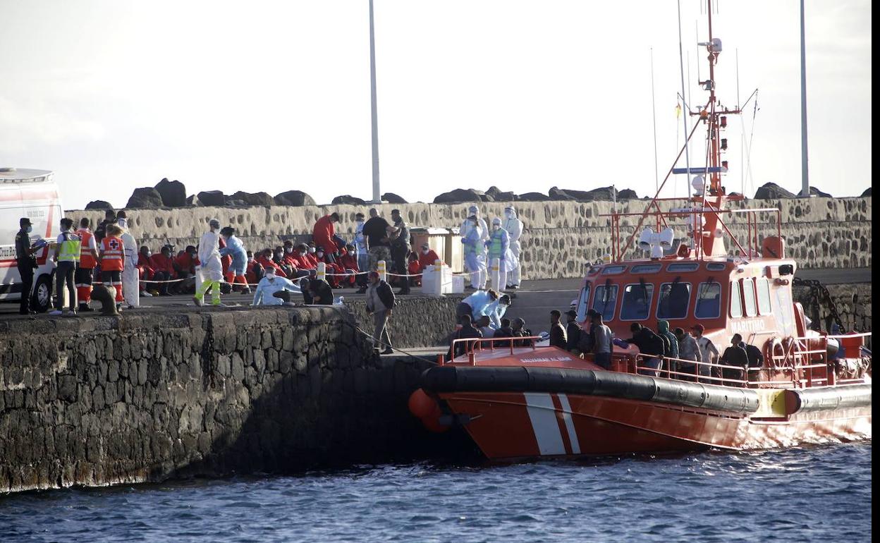 Llegada de archivo de llegada de inmigrantes a Lanzarote. 