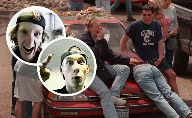 A la izquierda, los dos asesinos, Klebod y Harris. A la derecha, amigos de una víctima lloran sobre el coche del fallecido. 