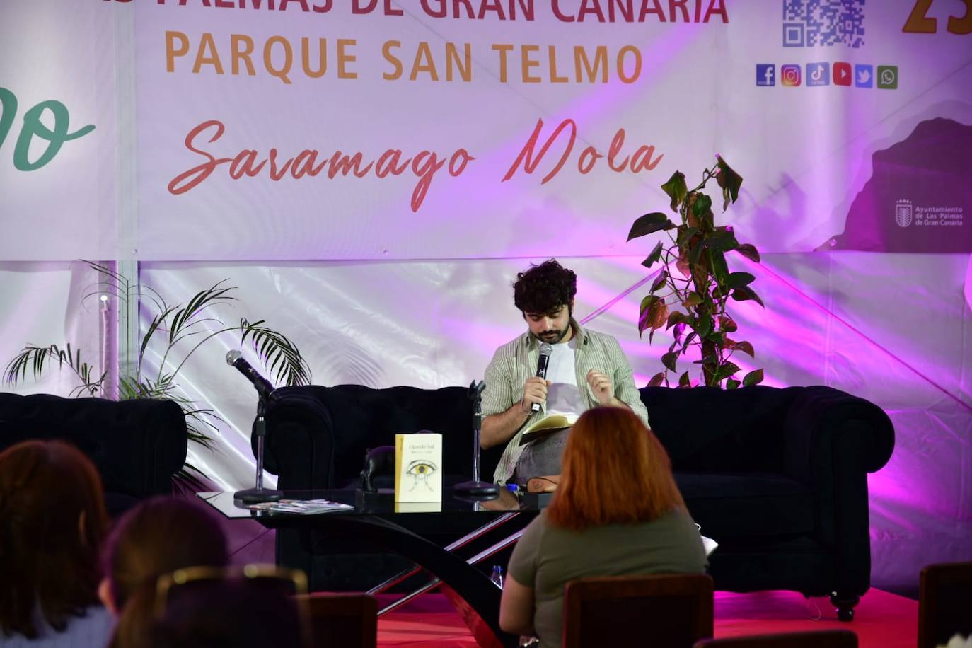Fotos: Decenas de amantes de la lectura, hacen cola en la Feria del Libro