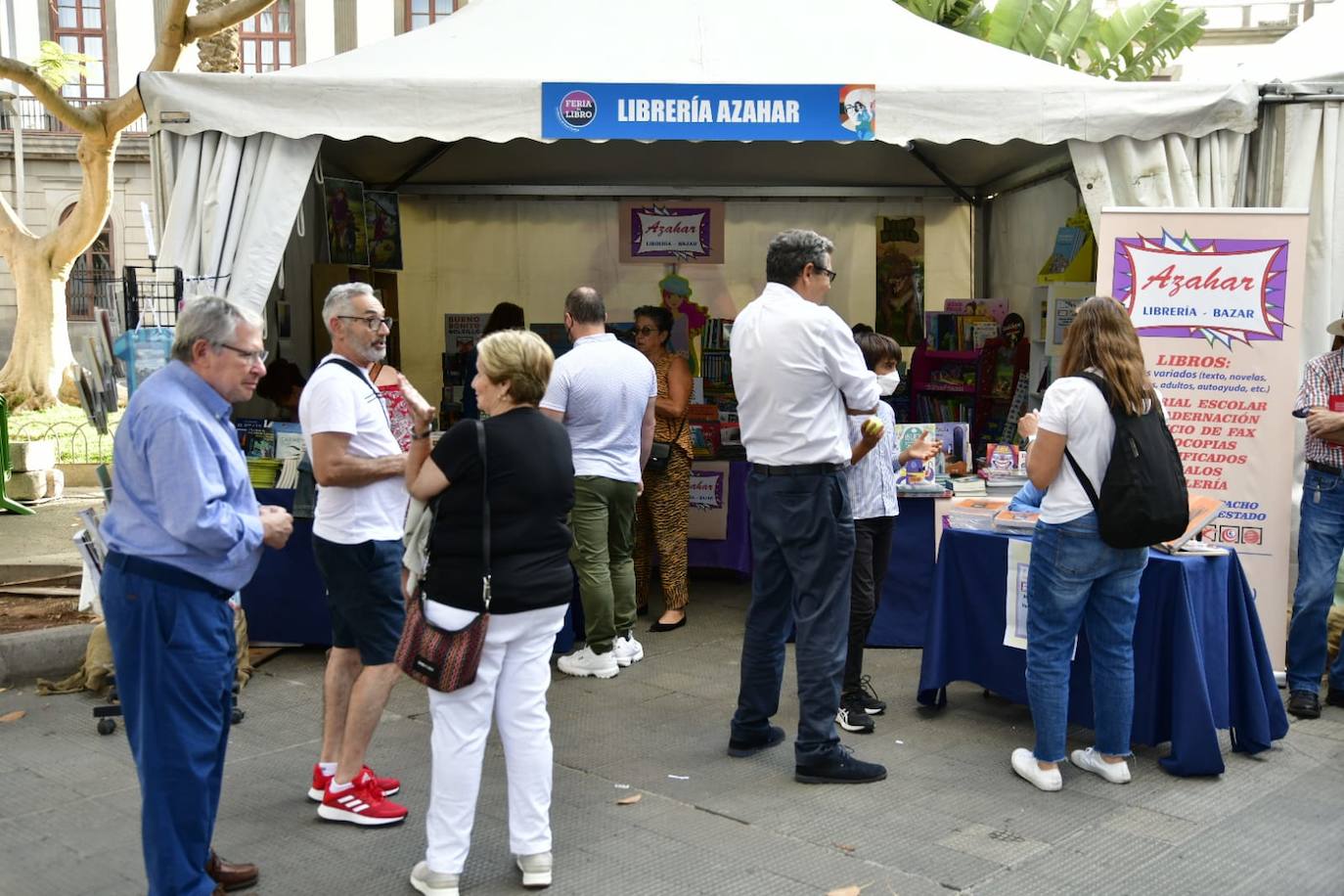 Fotos: Decenas de amantes de la lectura, hacen cola en la Feria del Libro