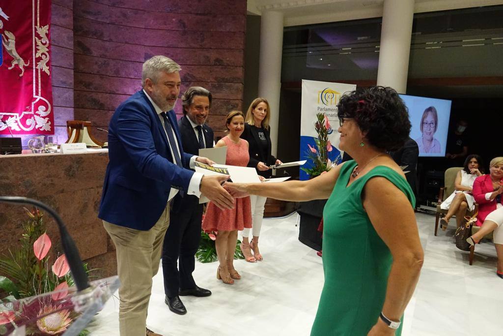 Fotos: El Parlamento rinde tributo a las 113 diputadas en los 40 años de autogobierno