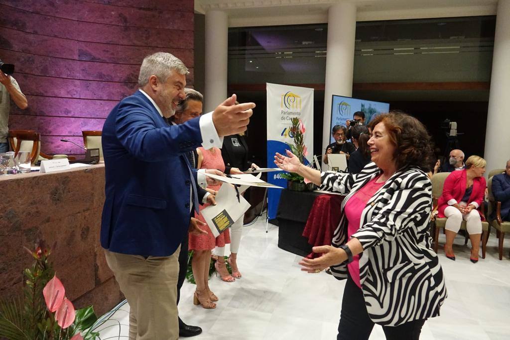 Fotos: El Parlamento rinde tributo a las 113 diputadas en los 40 años de autogobierno