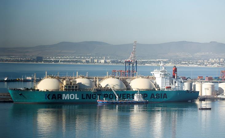 Barco metanero de gas en Sudáfrica.
