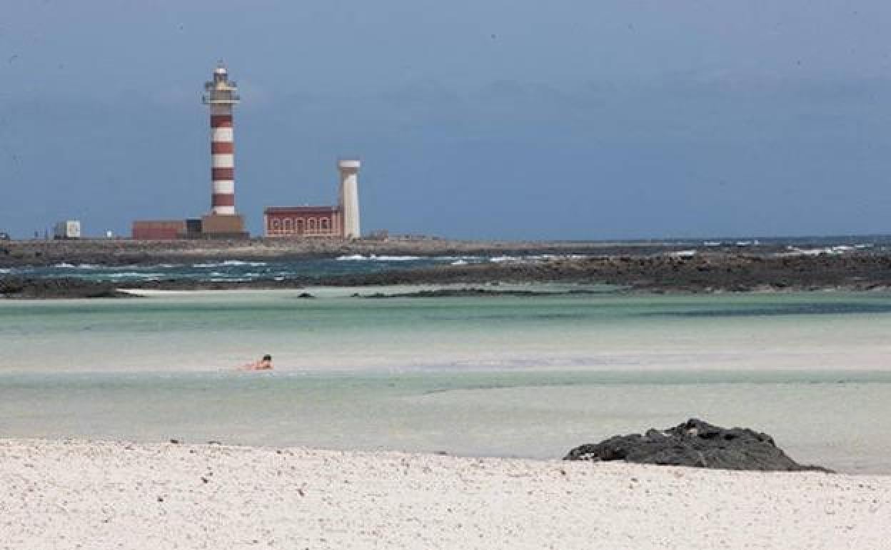Calas de jable cerca del faro de El Tostón, entre El Cotillo y Majanicho. 