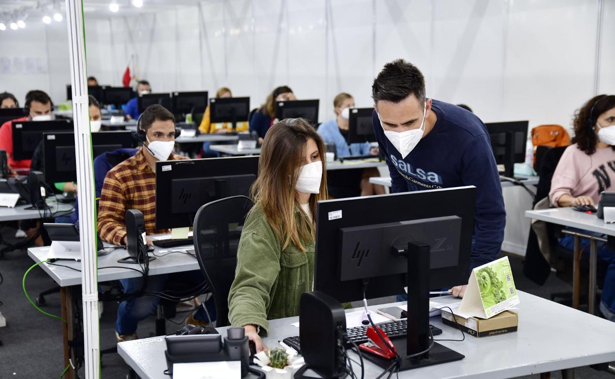 Imagen de archivo de un equipo de rastreadores trabajando en Infecar, en la capital grancanaria. 