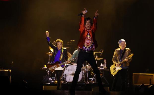 Imagen principal - Los Rolling Stones hacen vibrar a Madrid