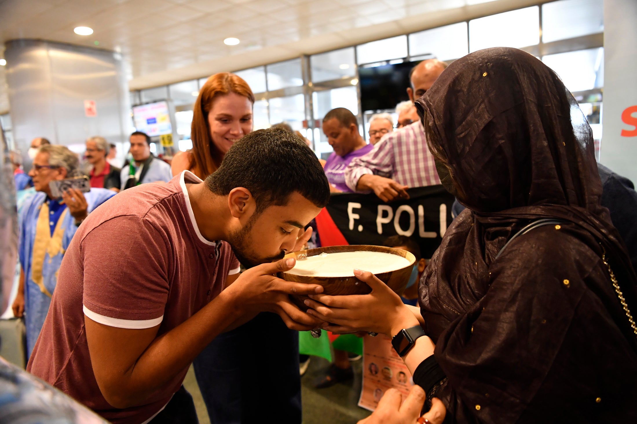 Fotos: La activista Soultana Khaya aterriza en el archipiélago