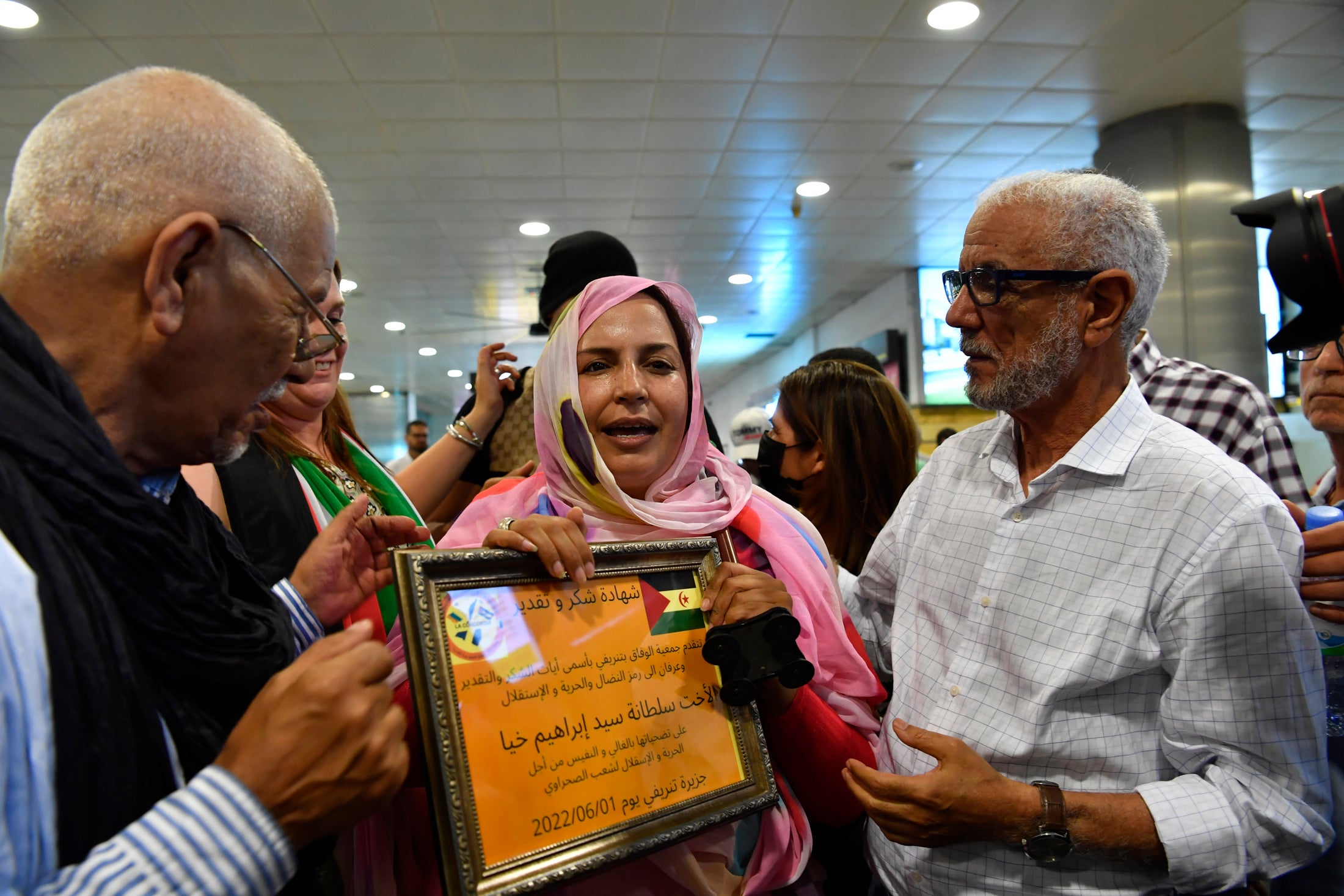 Fotos: La activista Soultana Khaya aterriza en el archipiélago