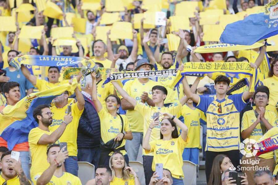 Fotos: Máxima tensión en el partido entre la UD y Tenerife