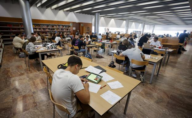Apurando las horas antes de la EBAU: «Ahora sí que estoy nerviosa»