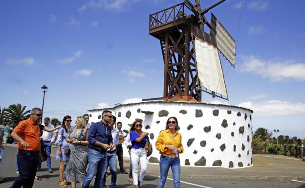 El Cabildo finaliza el arreglo del molino de viento de Teguise
