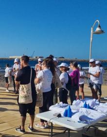 Imagen secundaria 2 - Retiran 1.500 kilos de basura en la costa de Agüimes