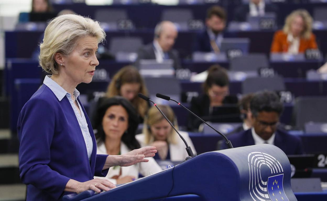 La presidenta de la Comisión Europea, Ursula von der Leyen, este martes durante su intervención en el Parlamento Europeo, en Estrasburgo.