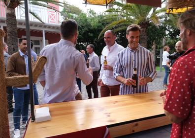 Imagen secundaria 1 - Don Patricio, en la fiesta de Mahou