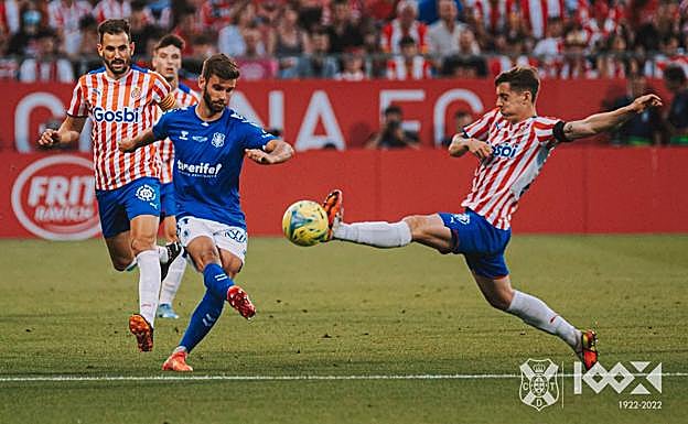 El Tenerife hace un ejercicio de resistencia ante el Girona (0-0)