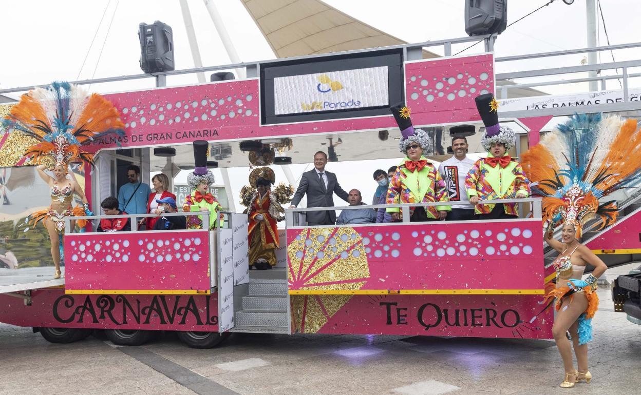 El carnaval capitalino estrena una carroza adaptada para personas con movilidad reducida. 