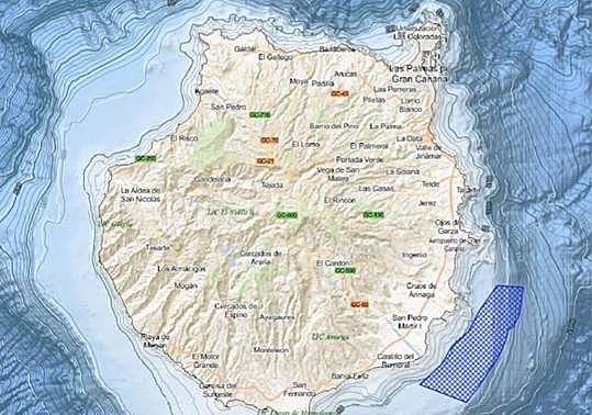 La mancha azul en el mar corresponde a la ubicación prevista para el parque San Borondón. 