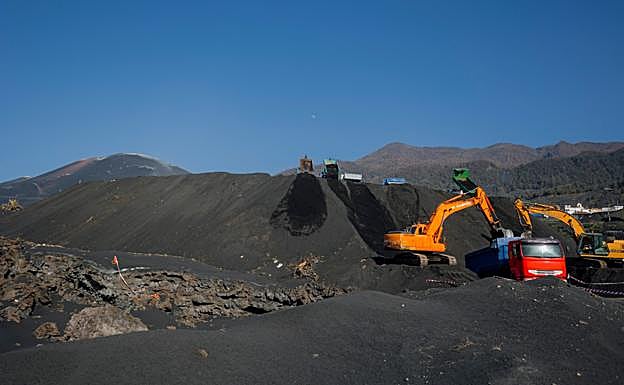 Estudian el uso de ceniza del volcán de La Palma para fabricar cementos