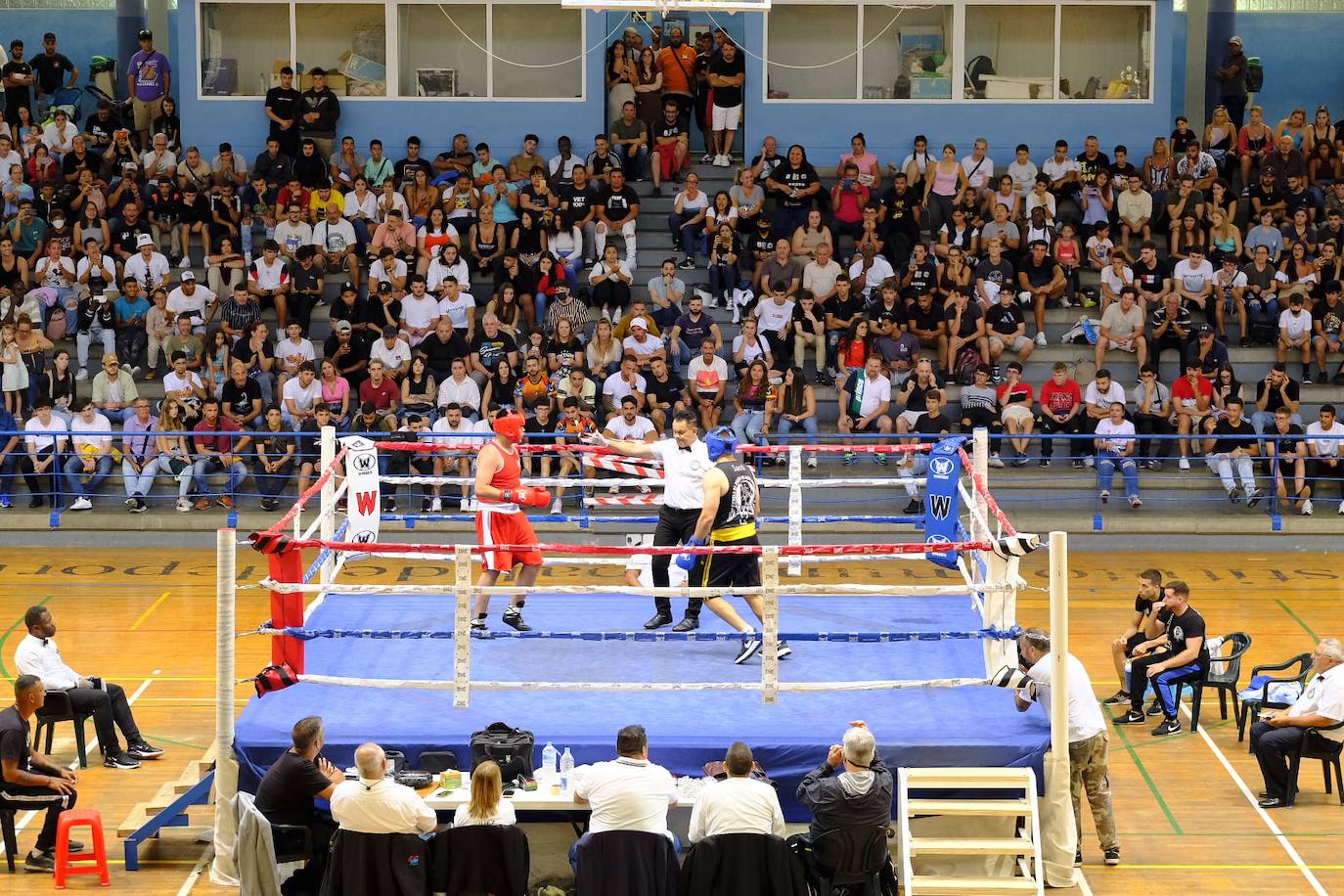 Fotos: Boxea Canarias hace vibrar a la afición