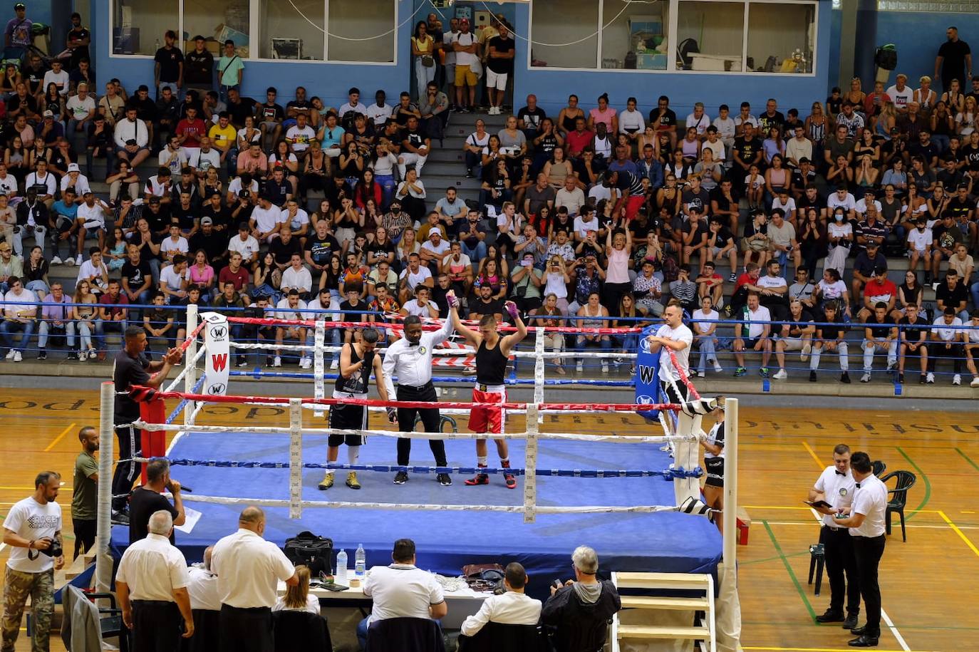 Fotos: Boxea Canarias hace vibrar a la afición