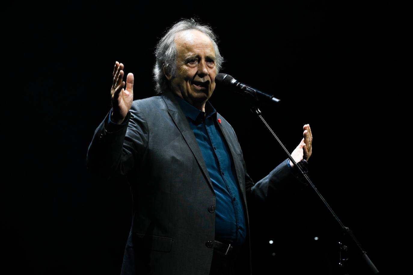Fotos: Serrat llena el Auditorio Alfredo Kraus