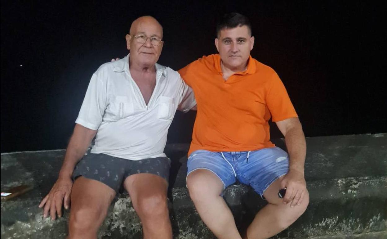 Pollo de la Barranquera y José Antonio Caballero, en Cuba. 