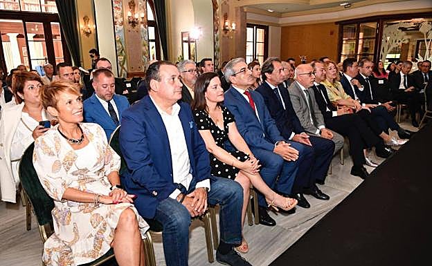 Imagen principal - Arranca el mandato de Padrón en la Cámara de Gran Canaria