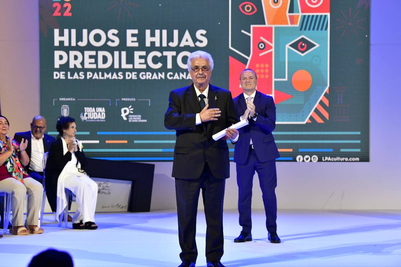 Fotos: La capital grancanaria destaca la labor de 23 personalidades e instituciones en su 544 aniversario