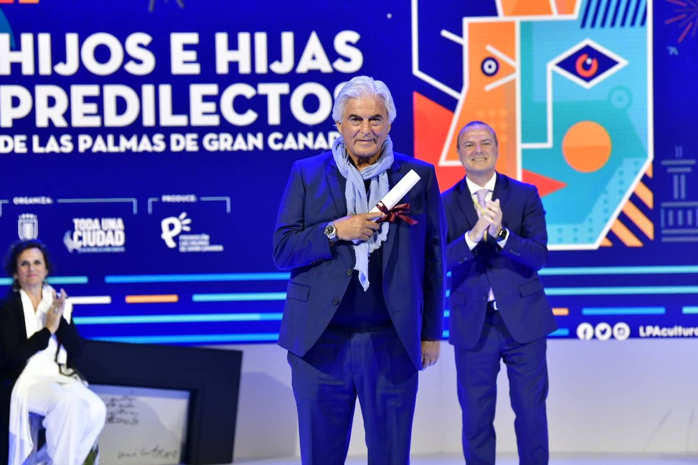 Fotos: La capital grancanaria destaca la labor de 23 personalidades e instituciones en su 544 aniversario