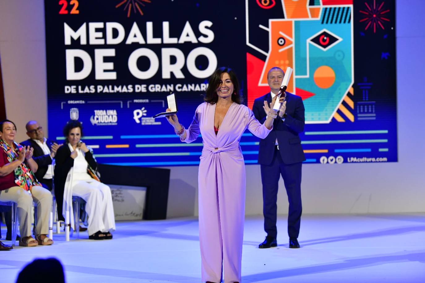 Fotos: La capital grancanaria destaca la labor de 23 personalidades e instituciones en su 544 aniversario