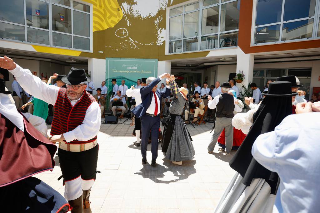 Fotos: Darias preside la inauguración de un nuevo espacio cultural dedicado a Perico Lino