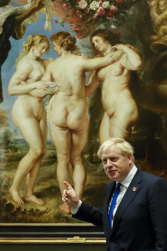 El primer ministro del Reino Unido, Boris Johnson, junto a 'Las Tres Gracias', de Rubens.
