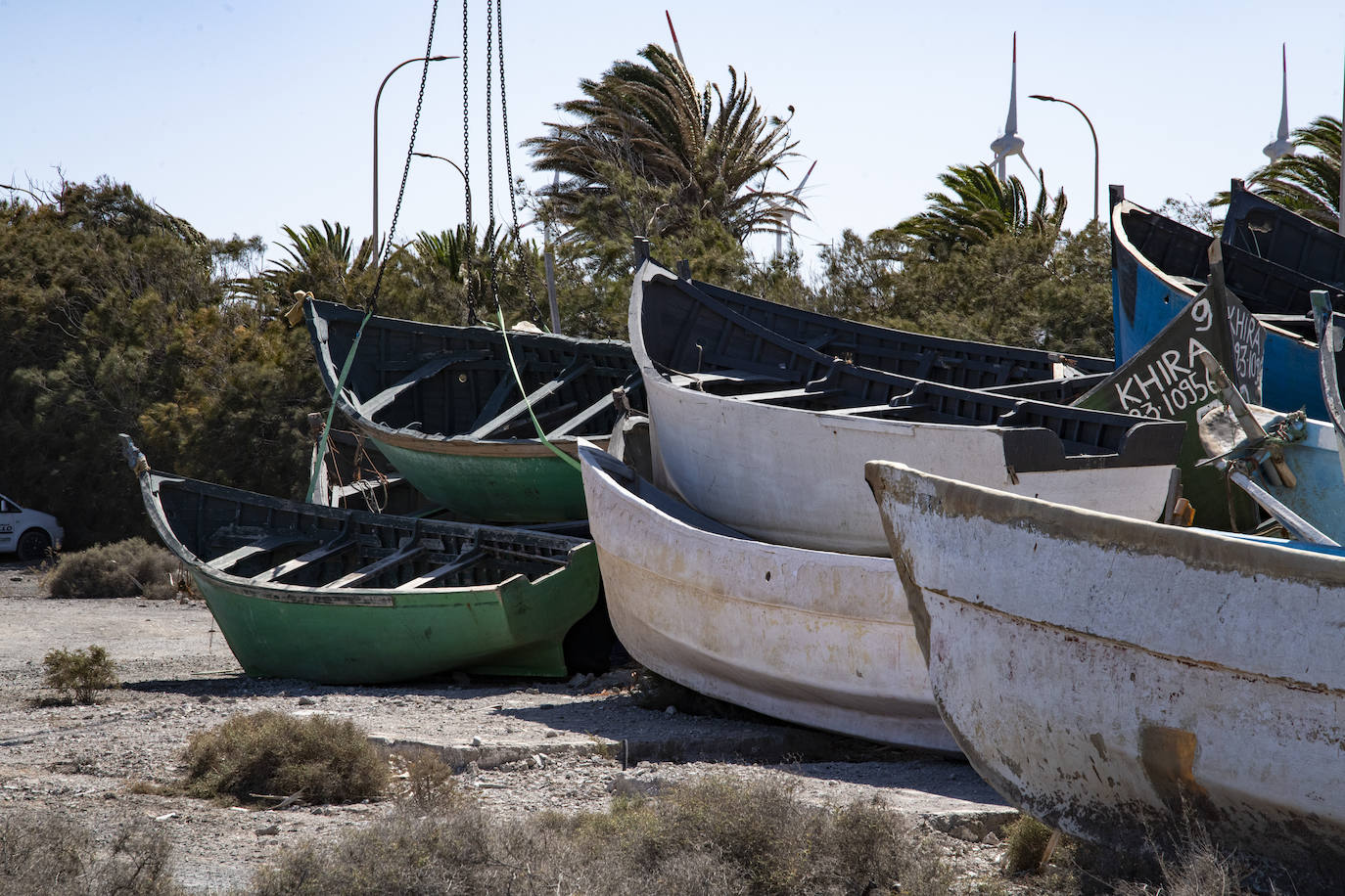 Fotos: Decenas de pateras y cayucos amontonados en Arinaga