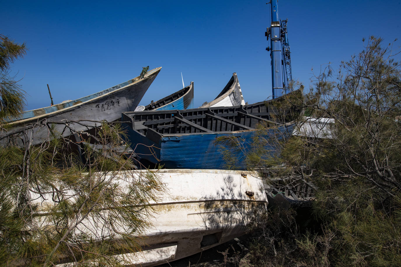 Fotos: Decenas de pateras y cayucos amontonados en Arinaga