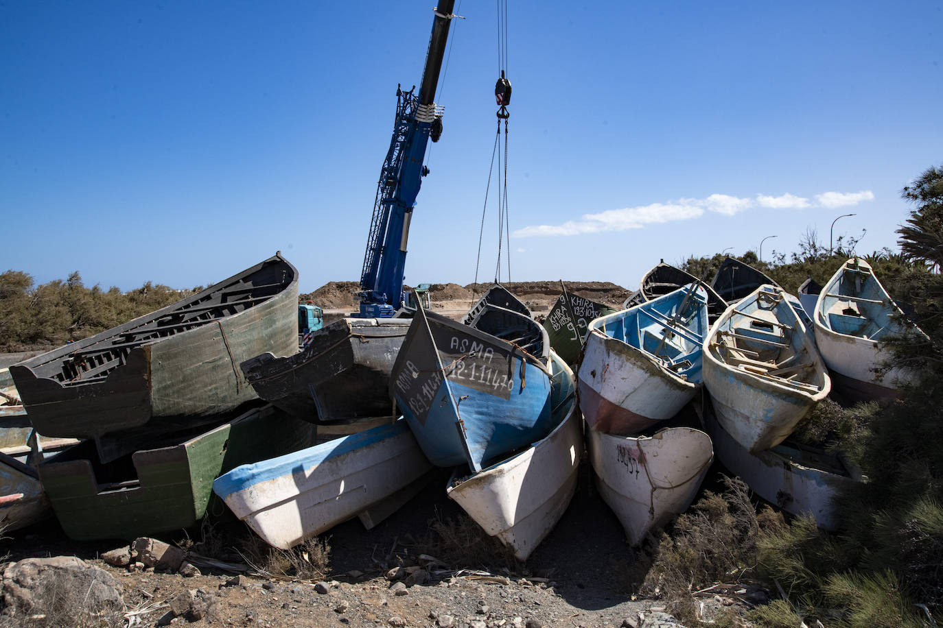 Fotos: Decenas de pateras y cayucos amontonados en Arinaga