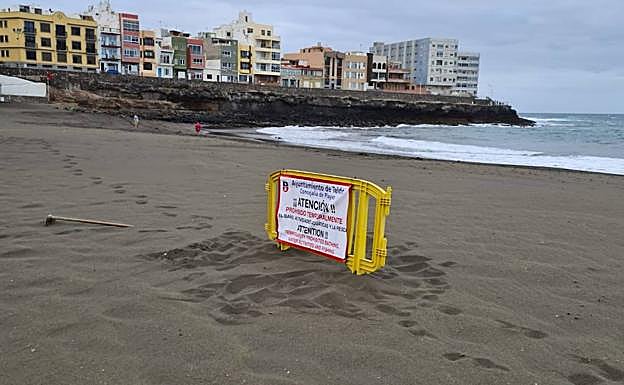 La playa de La Garita sigue cerrada al baño por niveles altos de bacterias