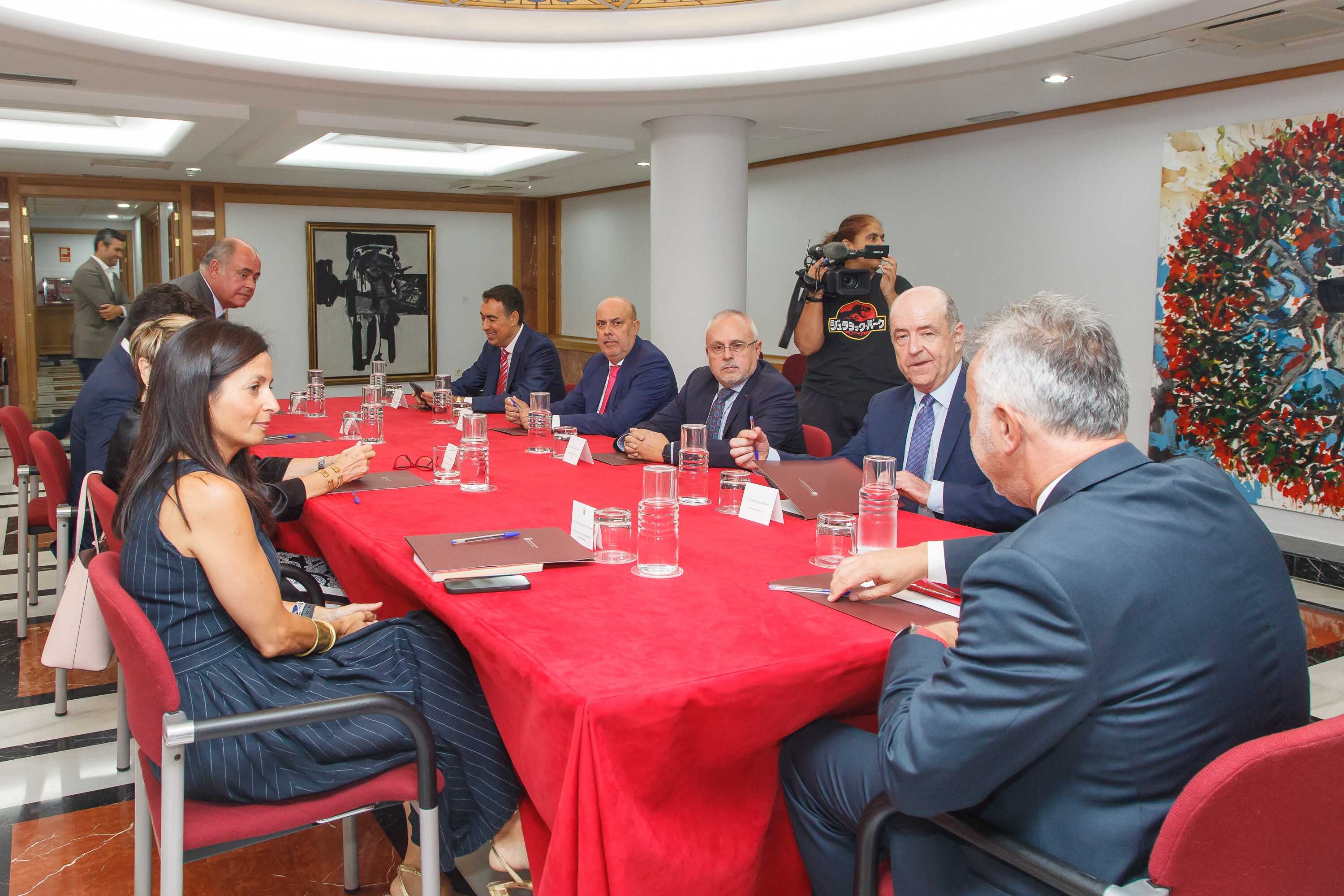 Fotos: Ángel Víctor Torres mantiene un encuentro con la Confederación Canaria de Empresarios (CCE)