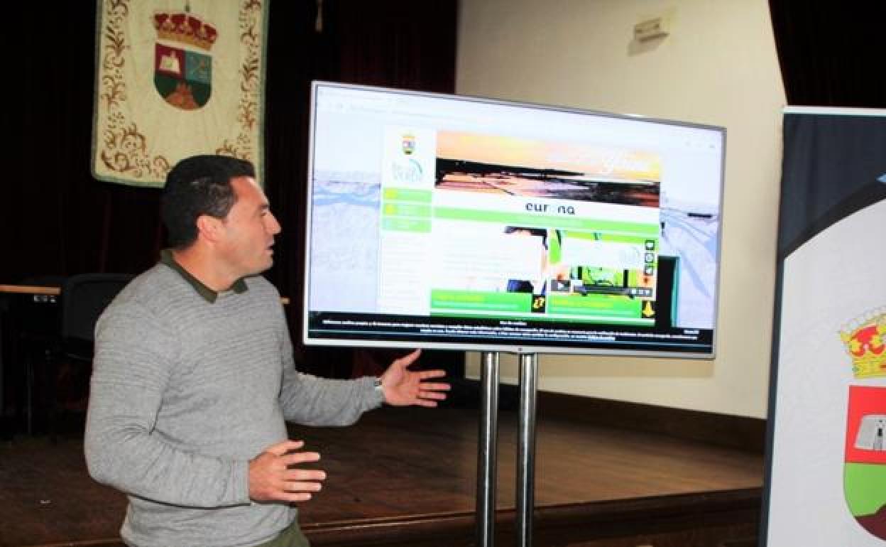  Óscar Noda, alcalde de Yaiza. 