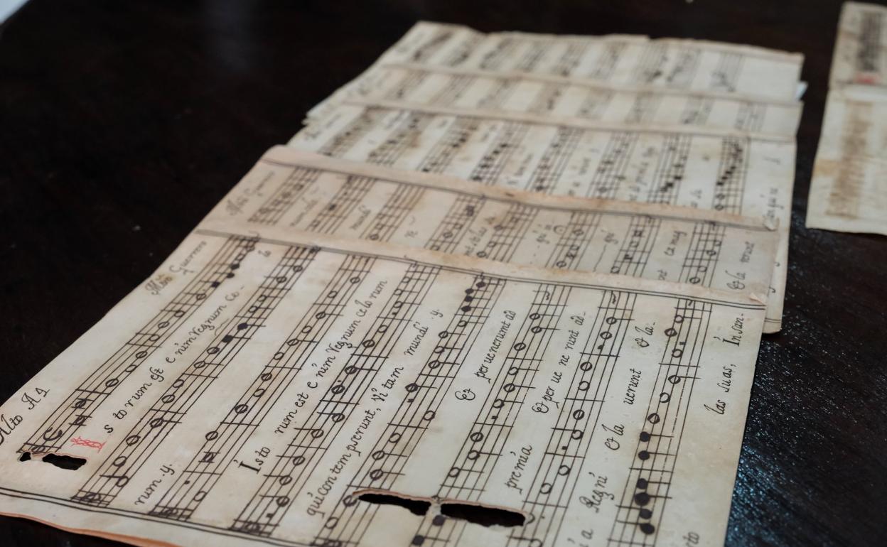 Varias partituras del archivo musical de la Catedral que han sido escaneadas y estarán disponibles en los próximos meses para melómanos, músicos e investigadores. 