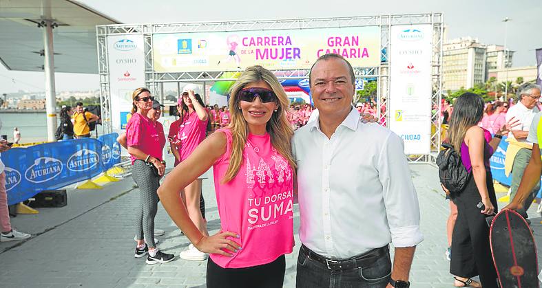 Eva Molina, directora Comercial, Comunicación y Marketing de HPS, y Augusto Hidalgo Macario, alcalde de Las Palmas de Gran Canaria. 