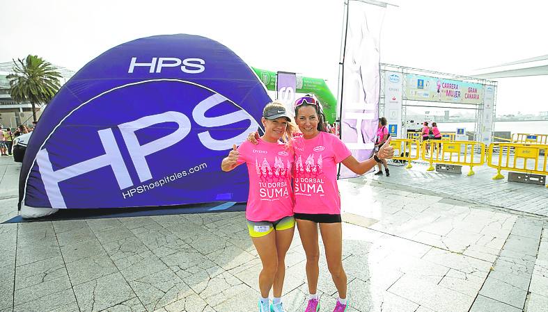 Equipo HPS Triatlón, con Alicia Lammel y Sandra Rodríguez. 