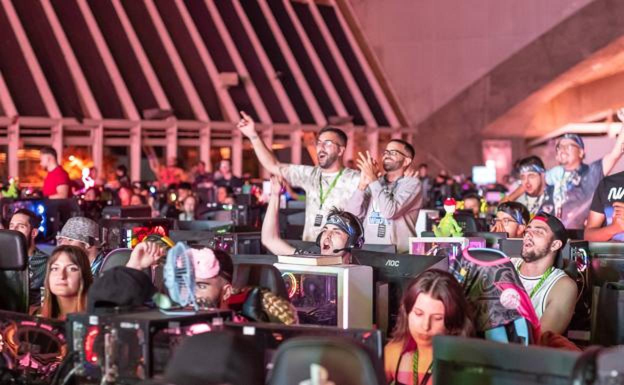 Hay má de 1.000 participantes en la zona LAN