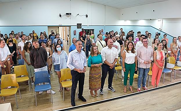 Consejeros del Cabildo, en la recepción a los estudiantes en prácticas de este verano. 
