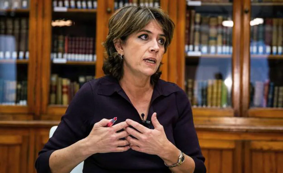 Dolores Delgado renuncia como Fiscal General del Estado.