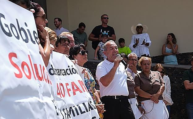 Los representantes de los trabajadores tomaron la palabra durante la manifestación. 