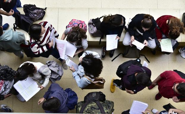 Uno de cada cinco estudiantes abandona los estudios de grado en las universidades canarias
