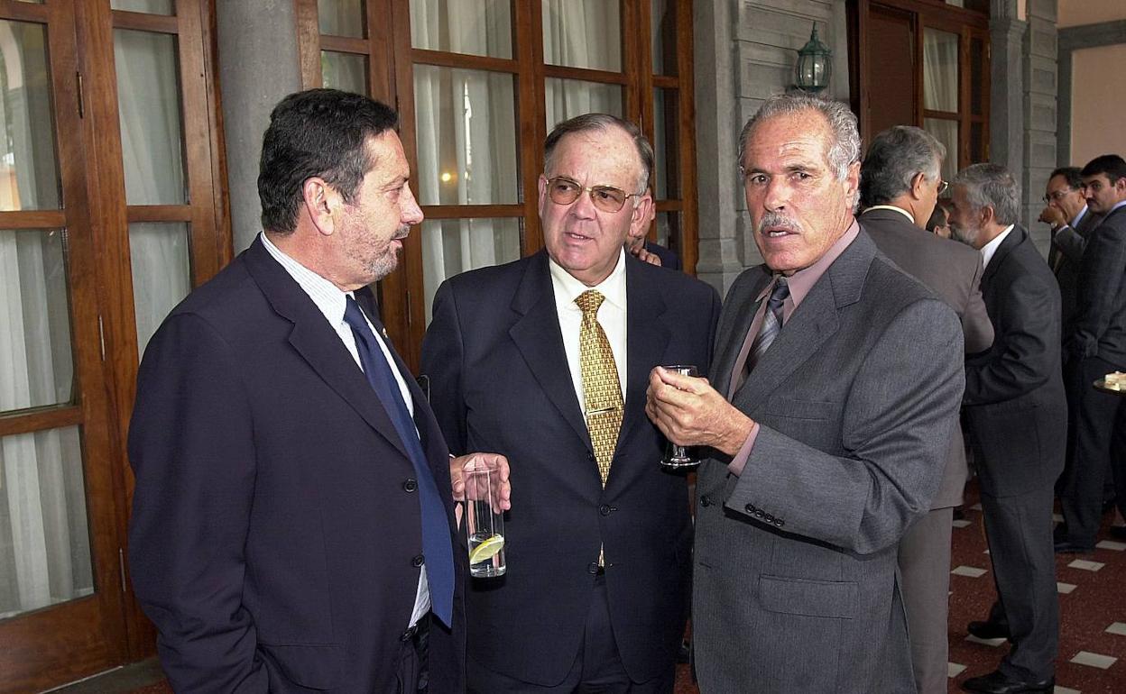 Ángel Luis Tadeo, Germán Suárez y Félix Santiago, en un encuentro de la Confederación Canaria de Empresarios. 