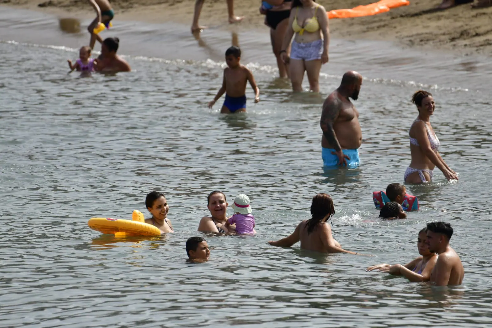 Fotos: Domingo de playa para huir del calor