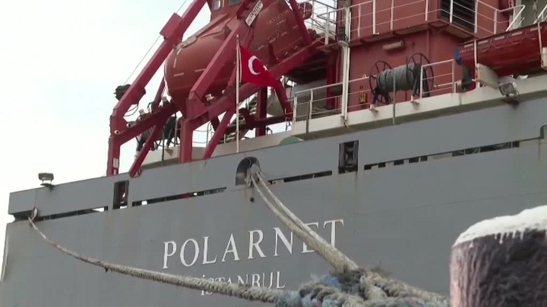 El primer barco con cereal se resiste a partir de Odesa